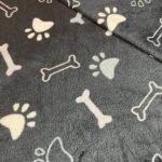 Manta Coralina Estampada Ossos e Patinhas