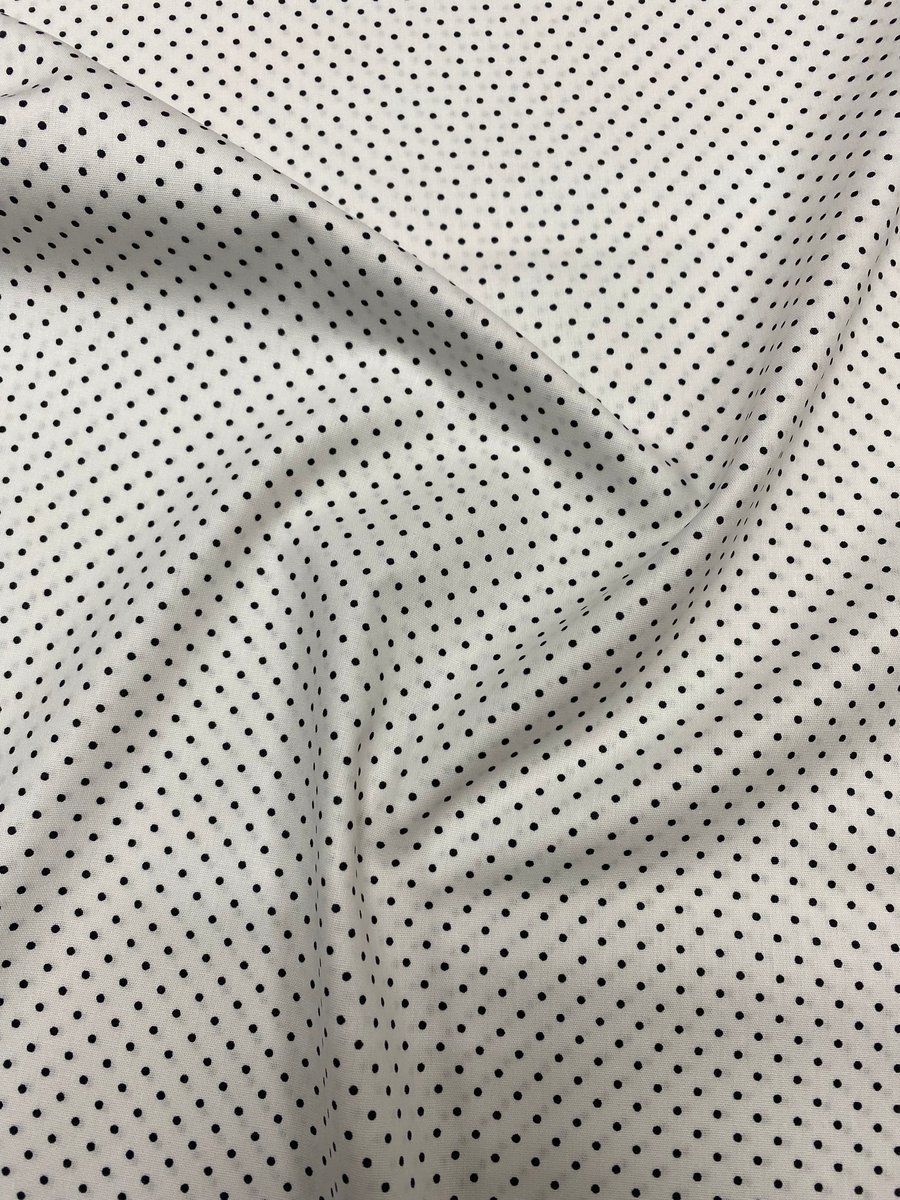 public-137 Tecido Poppy Branco com pintinhas preta - Image 1