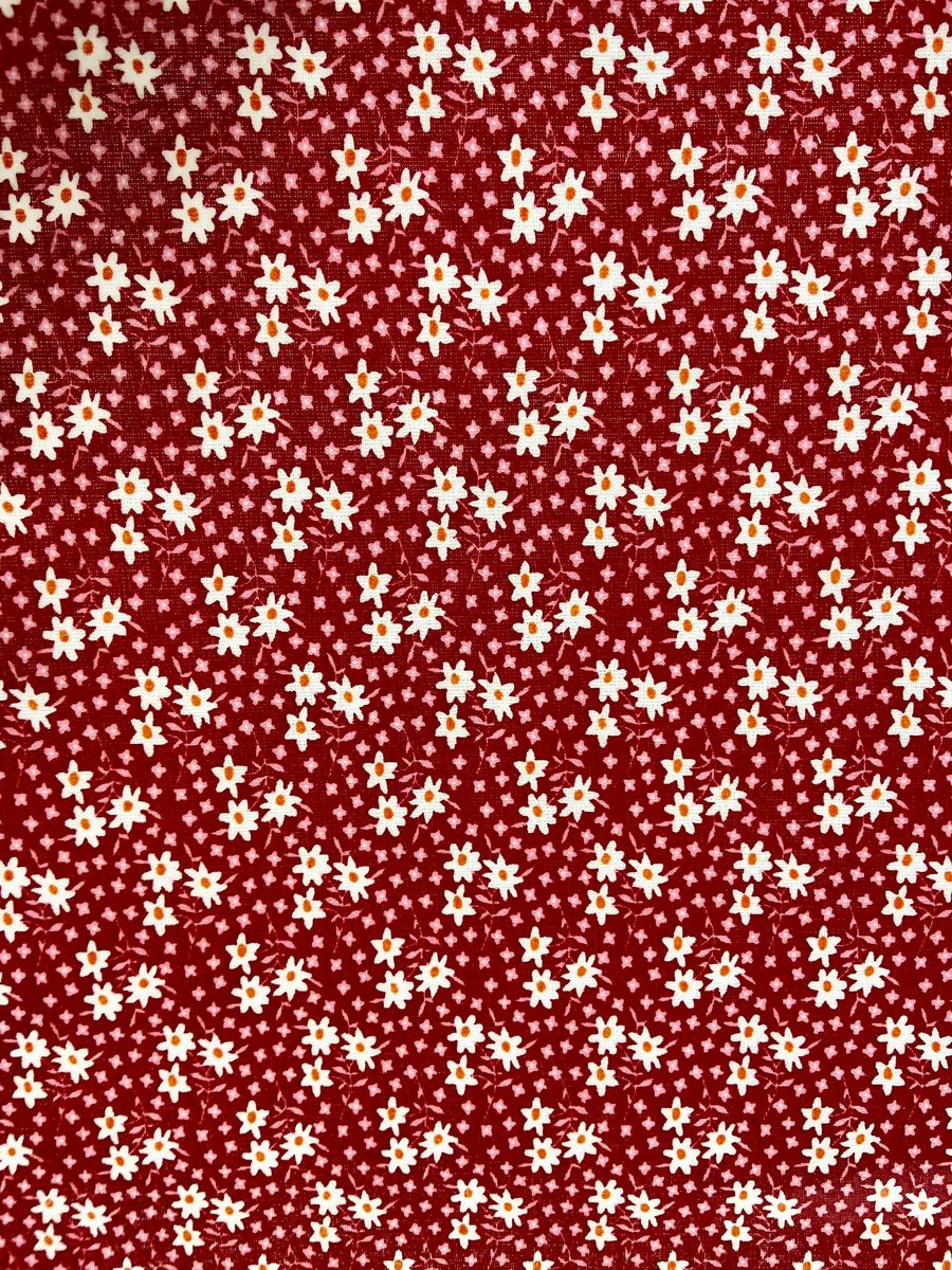 public-813 Plastificado Estampado Flores Vermelha - Image 1