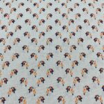 Tecido 100% algodão - Florzinhas com fundo aluz claro