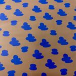 Tela Impermeável Estampa de Nuvens fundo Castanho